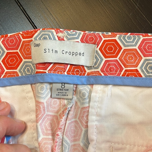 GAP women’s slim cropped pants; size 8 stretch; smoke and pet free home - Picture 6 of 10